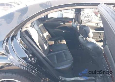 2011 Mercedes-Benz S 550 from USA, damaged, VIN WDDNG7BBXBA393081